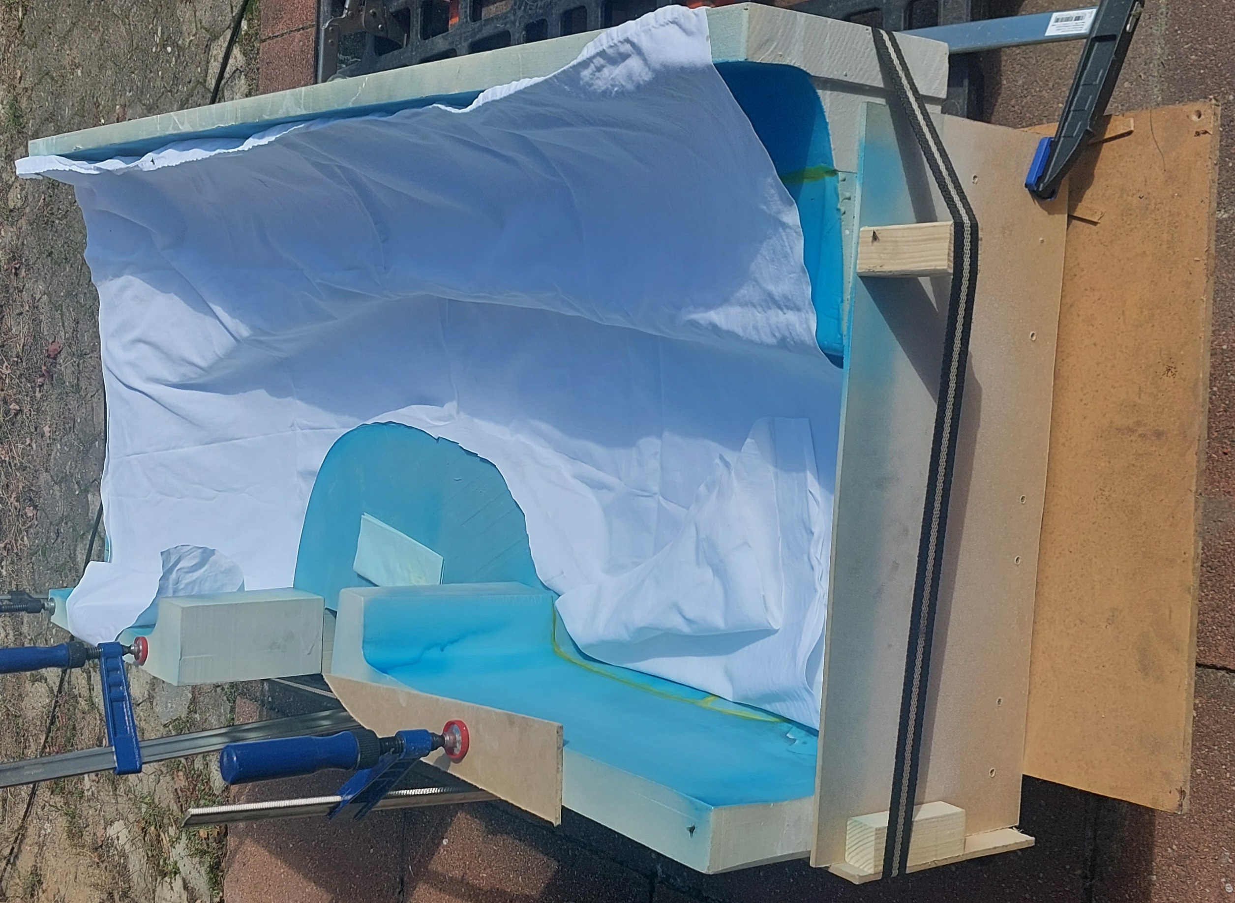 Vorbereitung der Form für den hinteren Kotflügel