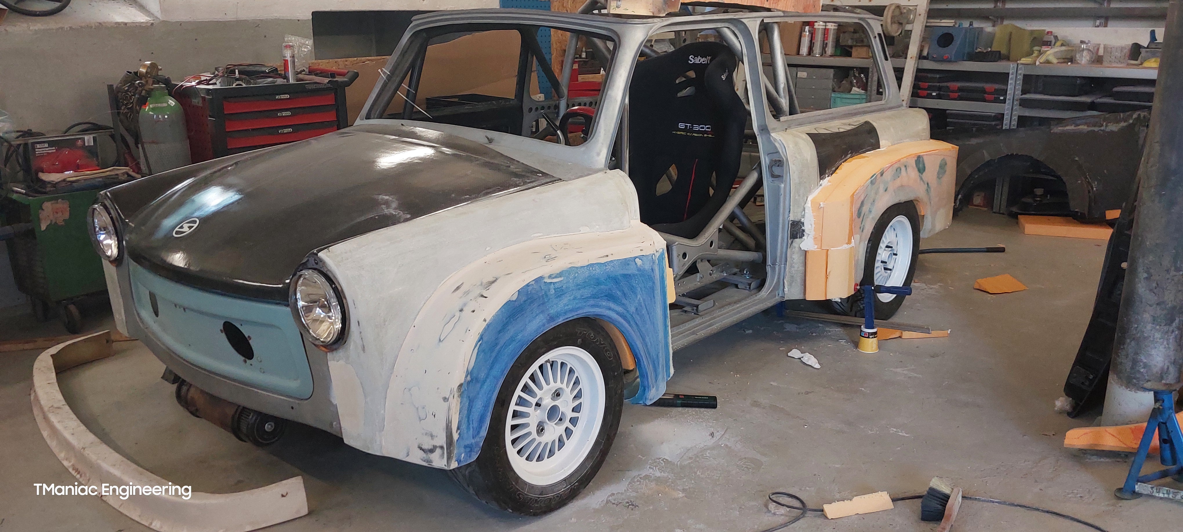 Jede Menge Spachtelmasse und Schleifstaub